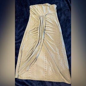 NWOT* Women’s Green Maxi Wrap Dress with Ruched Strapless Design (bin B)